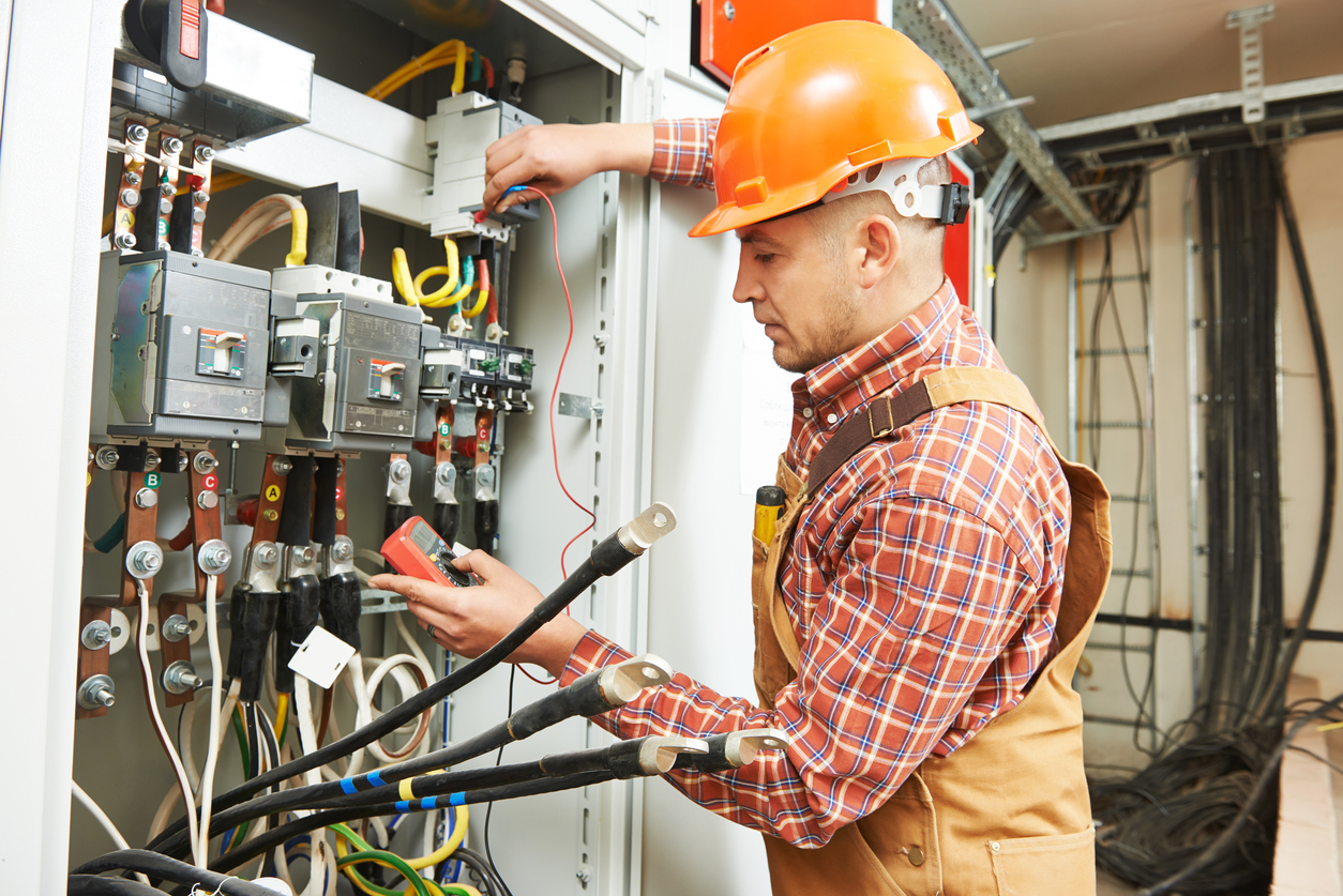 Benefits Of Hiring A Professional Electrician In Your Area